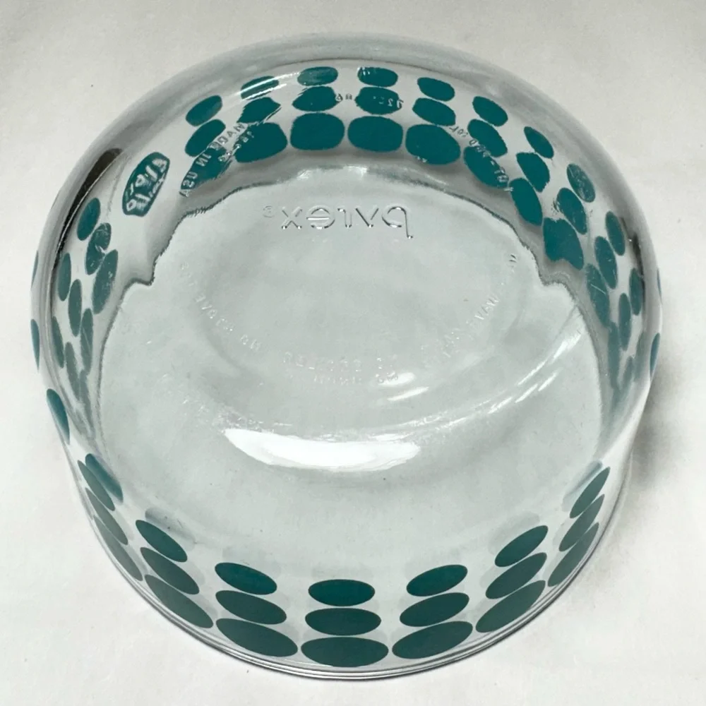 Pyrex 100th Anniversary Limited Edition 1 Qt Retro Blue Dot Glass Storage Dish